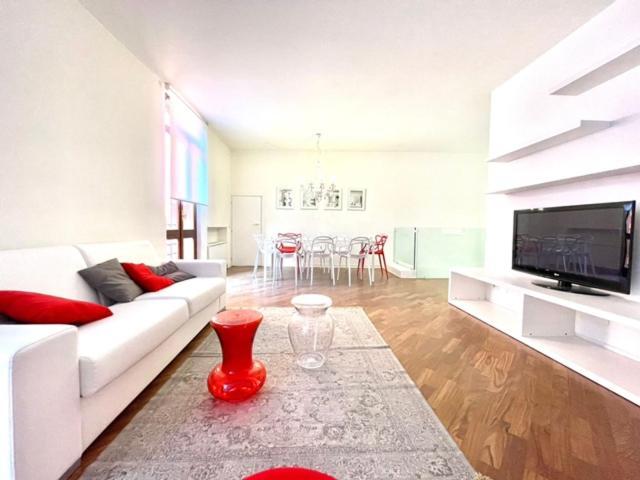 Domus Verona - Ampia Moderna Casa Su 2 Piani Nel Cuore Di Verona Dış mekan fotoğraf